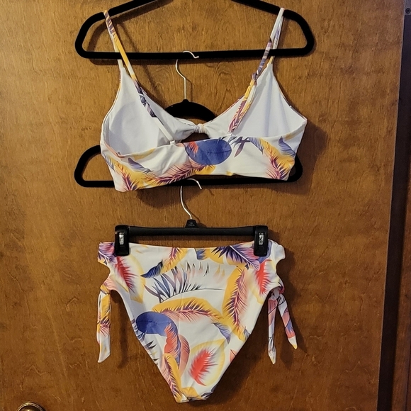 Shein Tropical Leaf Bikini Set - Picture 3 of 4